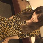 謝礼に釣られてやってきたギャル系美人妻は、バイブをアソコに入れたまま男のモノにしゃぶりつく！